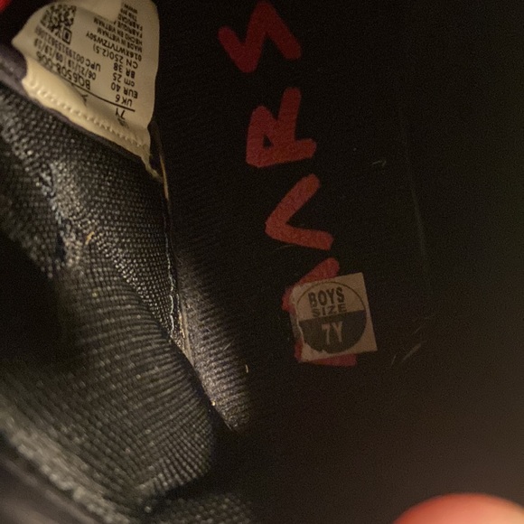 There Jordan Mars 270s size 7 in boys. - Picture 8 of 8